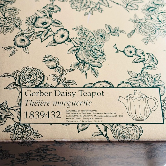 The Bombay Company’s Gerber Teapot - Picture 9 of 9